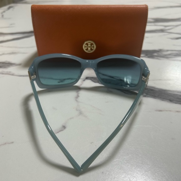 Tory Burch Teal Sunglasses with Silver Accents TY9028 w/case - Picture 2 of 6